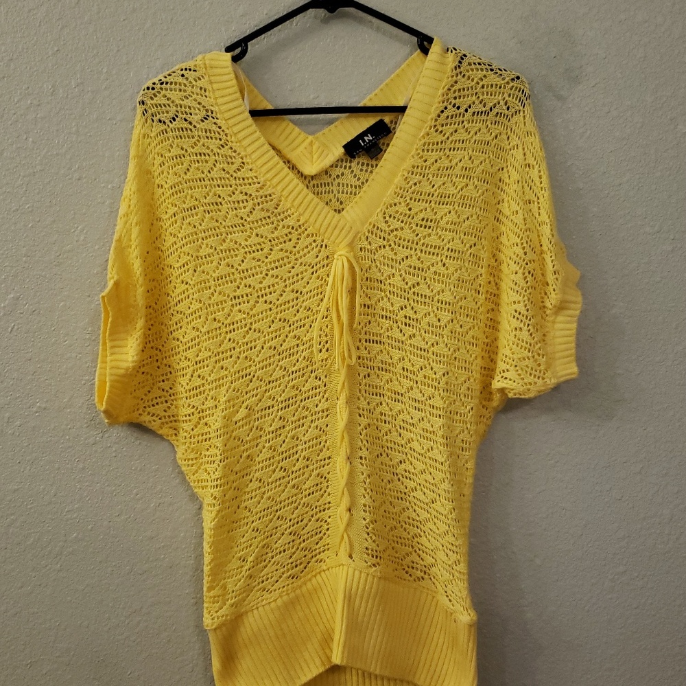 I.N. SAN FRANCISCO YELLOW SWEATER
